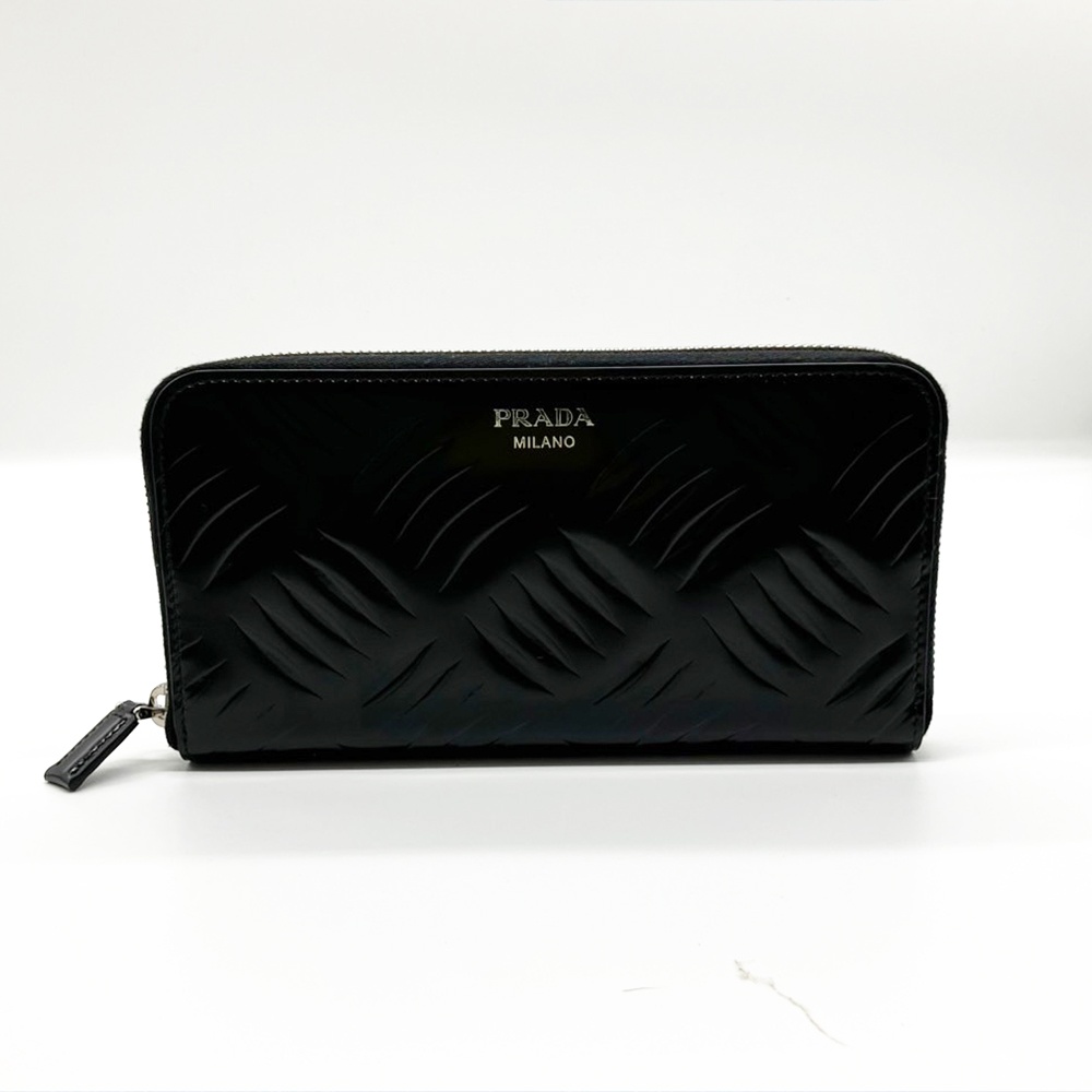 ★ＰＲＡＤＡ プラダ ブラッシュドレザー ラウンドファスナー財布 をお買取りさせて頂きました！★芦屋店